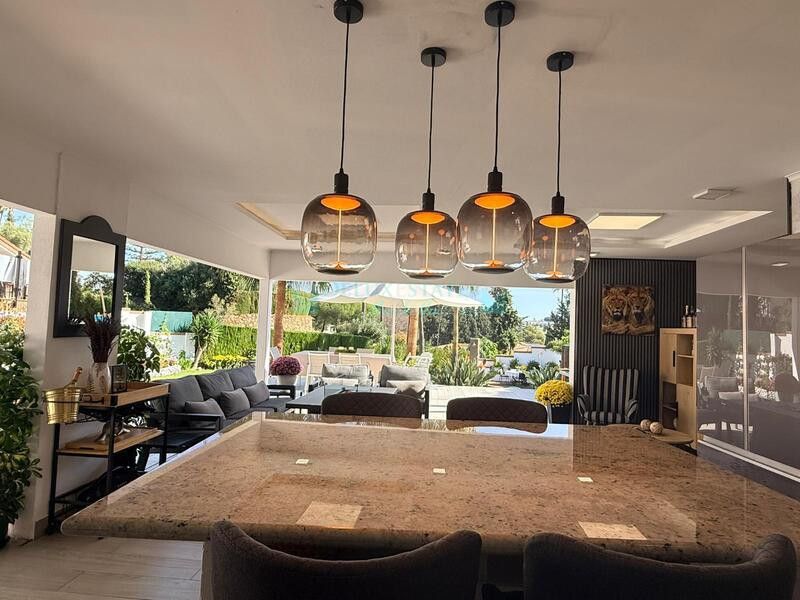 Villa for rent in El Paraiso, Estepona