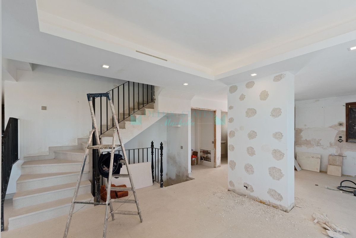 Town House for sale in Benahavis