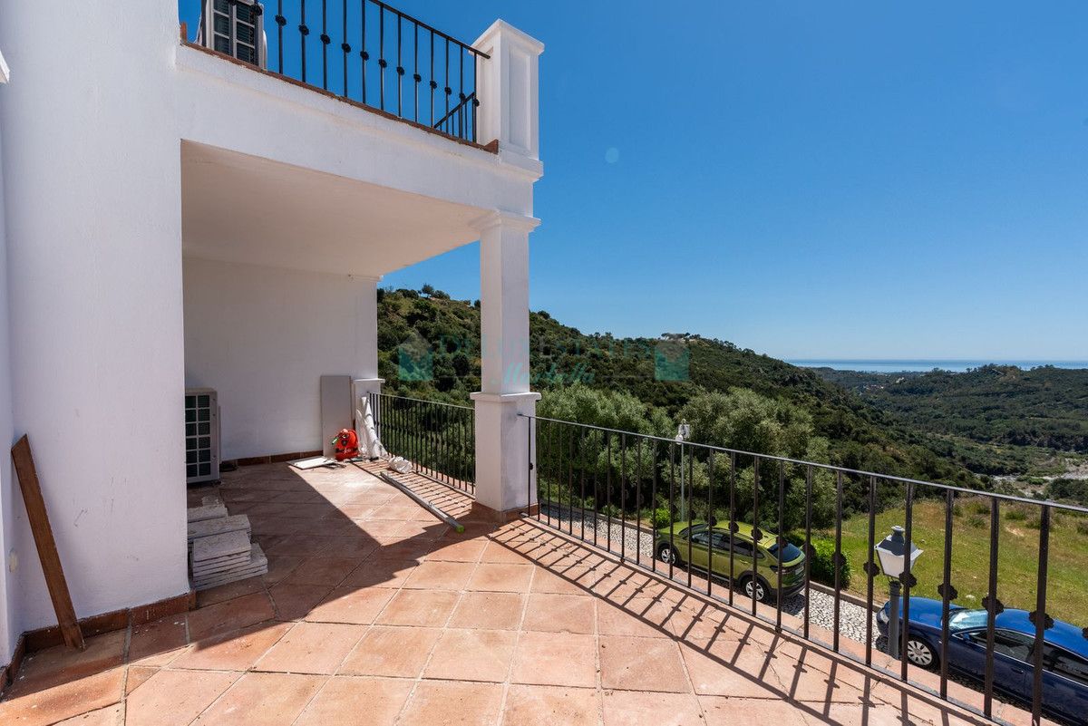 Town House for sale in Benahavis
