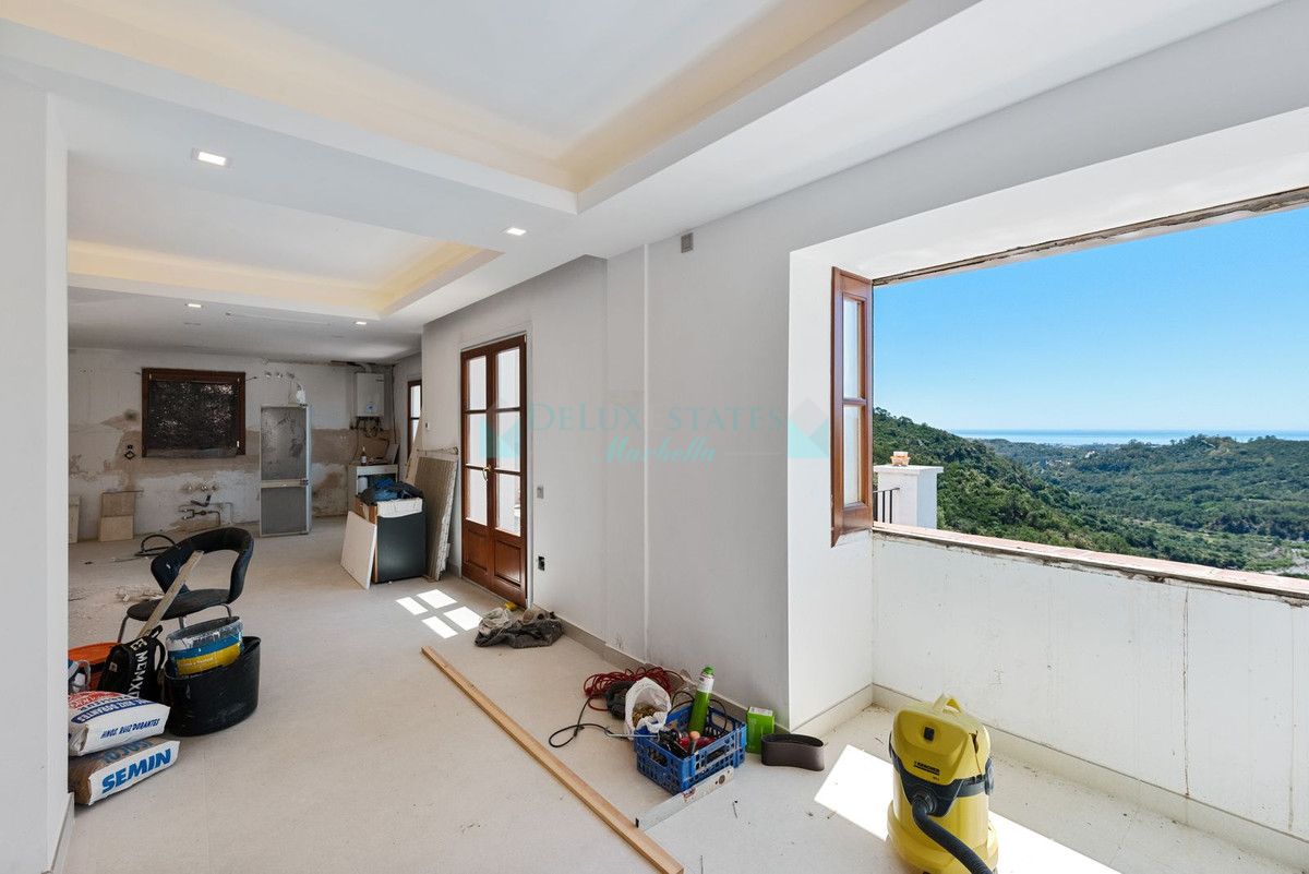 Town House for sale in Benahavis