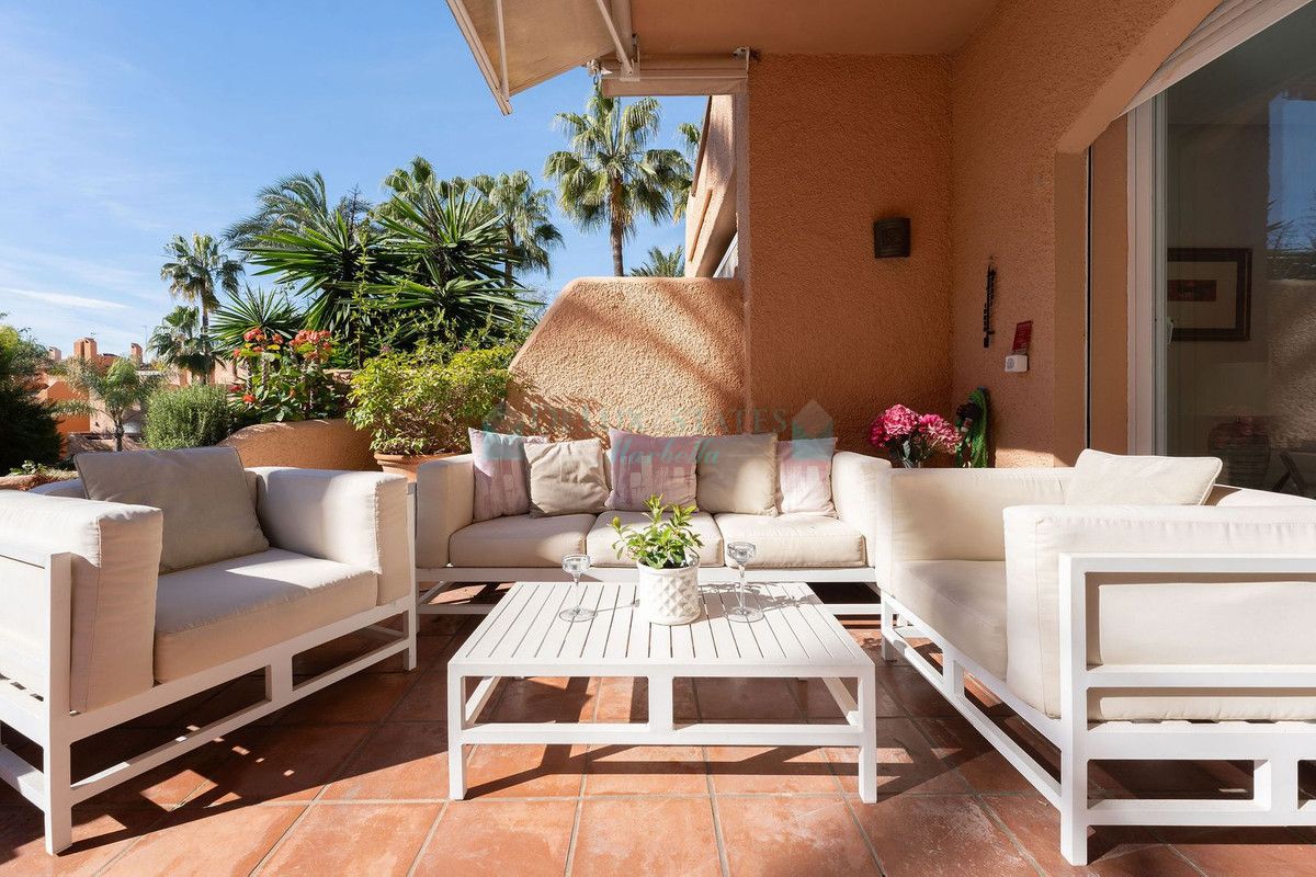 Town House for sale in Nueva Andalucia