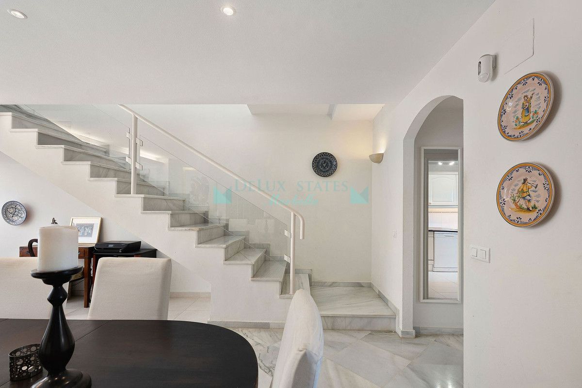 Town House for sale in Nueva Andalucia