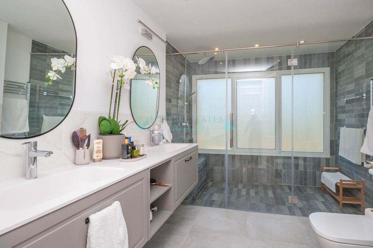 Apartamento en venta en Elviria, Marbella Este