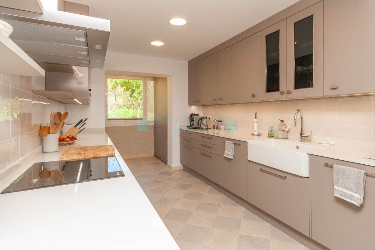 Apartamento en venta en Elviria, Marbella Este