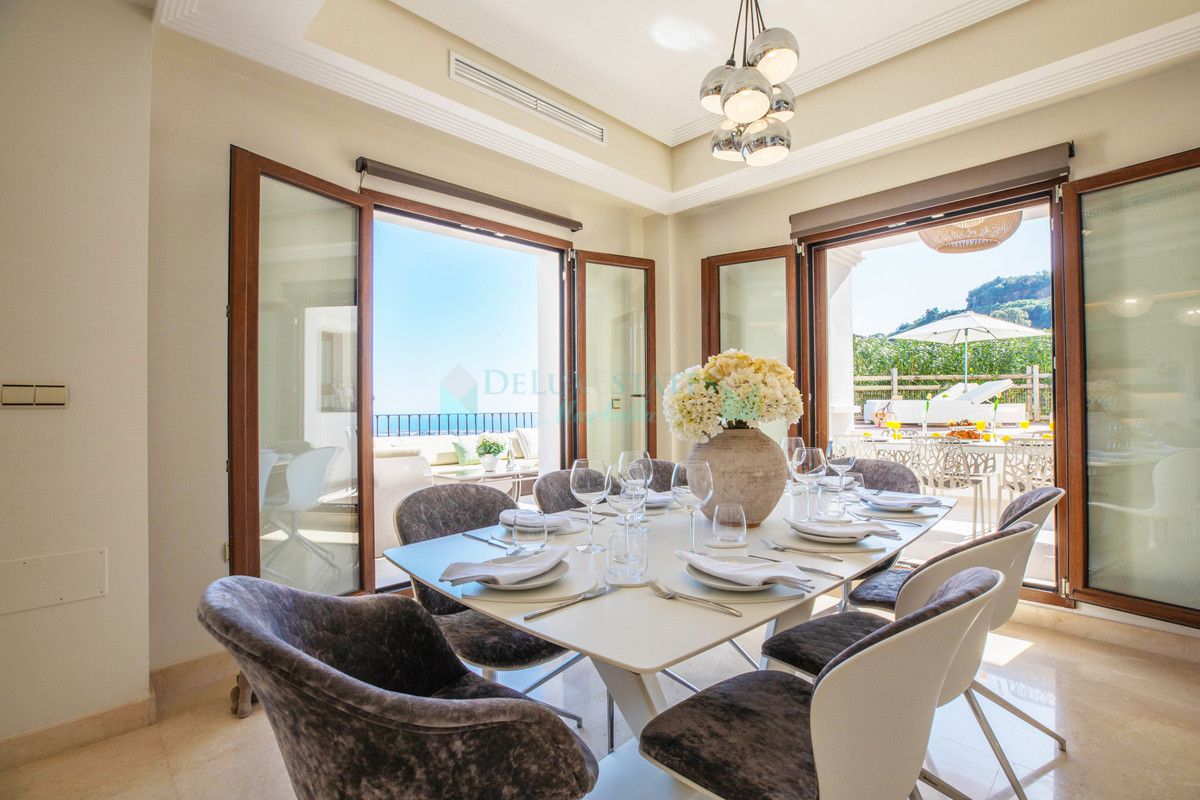 Villa for sale in Benahavis