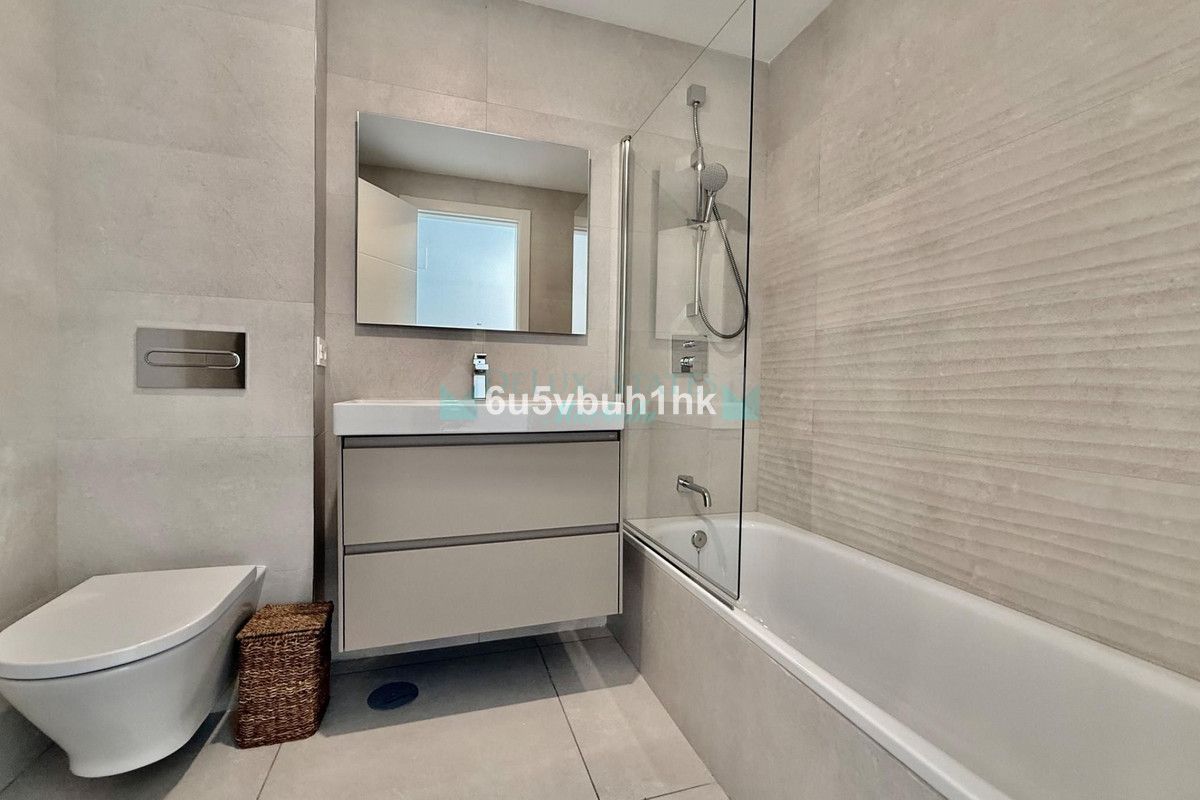 Ground Floor Apartment for sale in Elviria, Marbella East