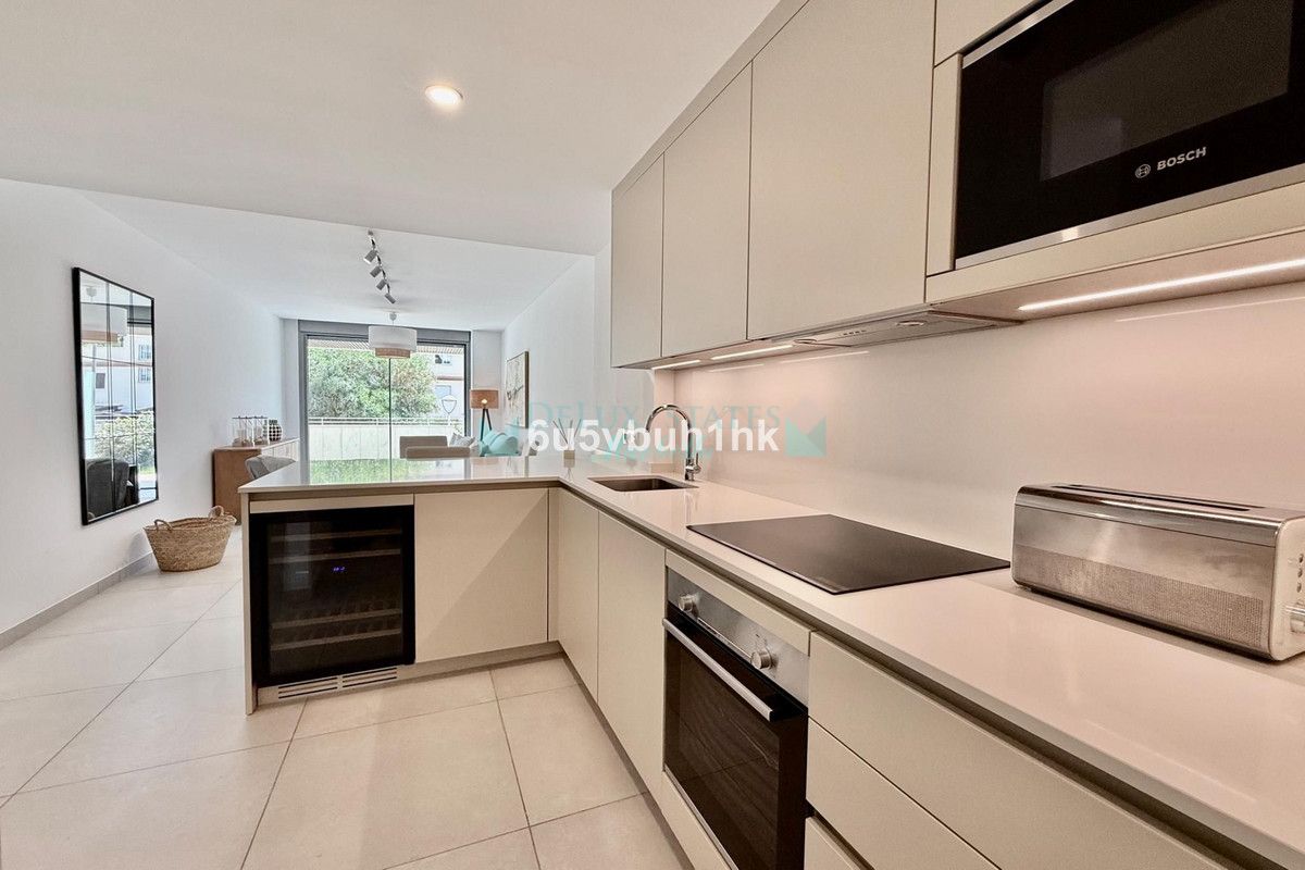 Ground Floor Apartment for sale in Elviria, Marbella East