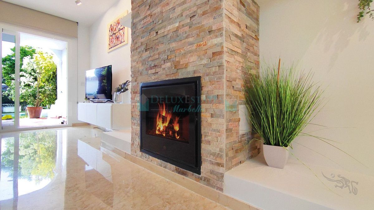 Semi Detached Villa for rent in Costabella, Marbella East