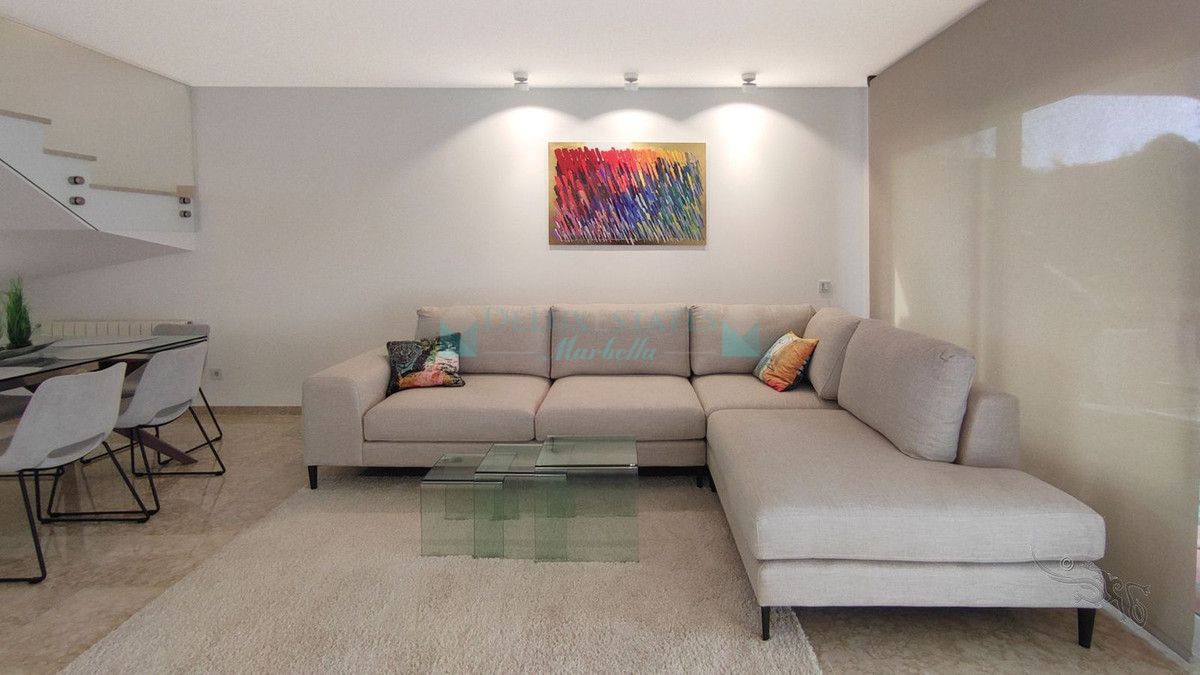 Semi Detached Villa for rent in Costabella, Marbella East