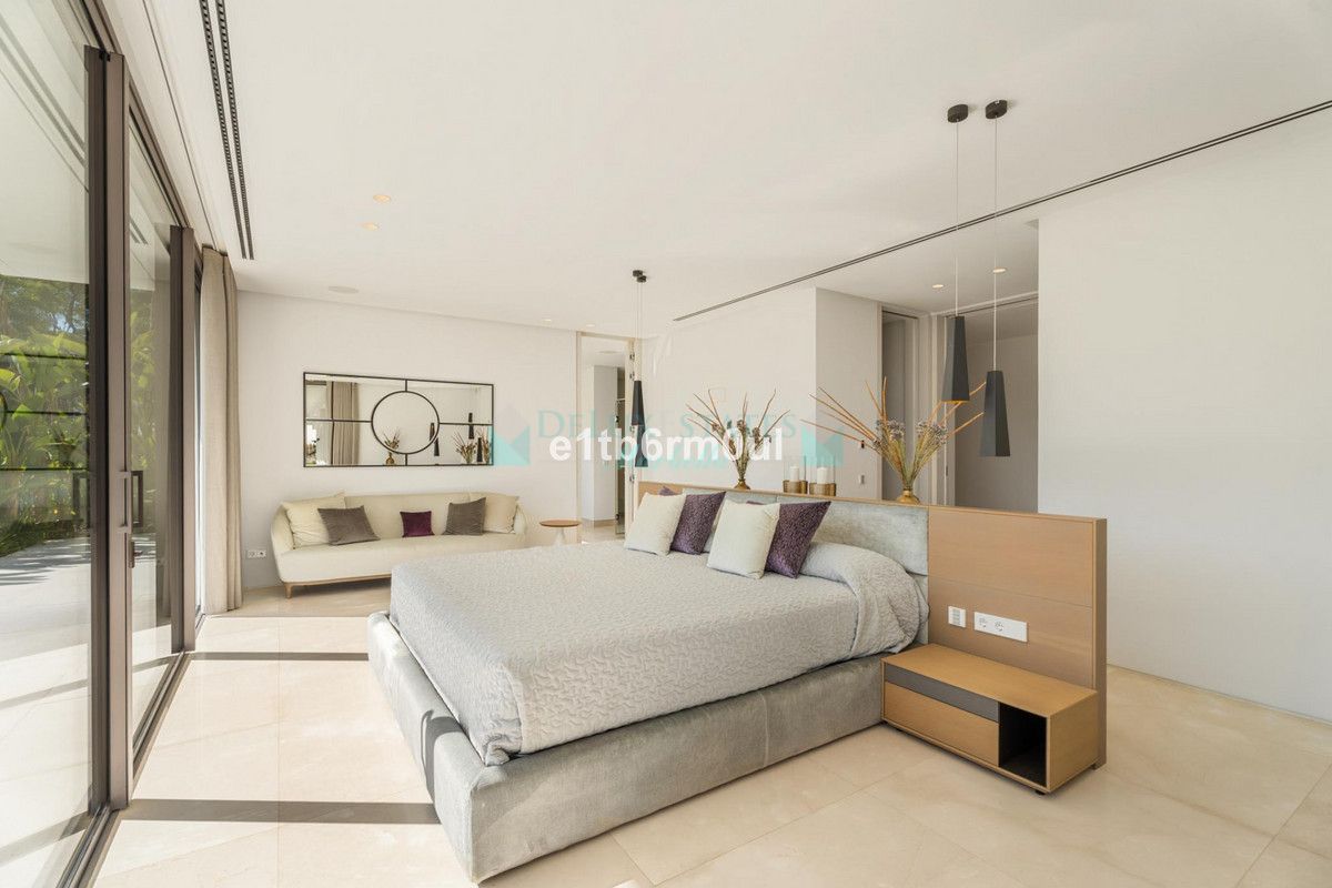 Villa for sale in La Quinta, Benahavis