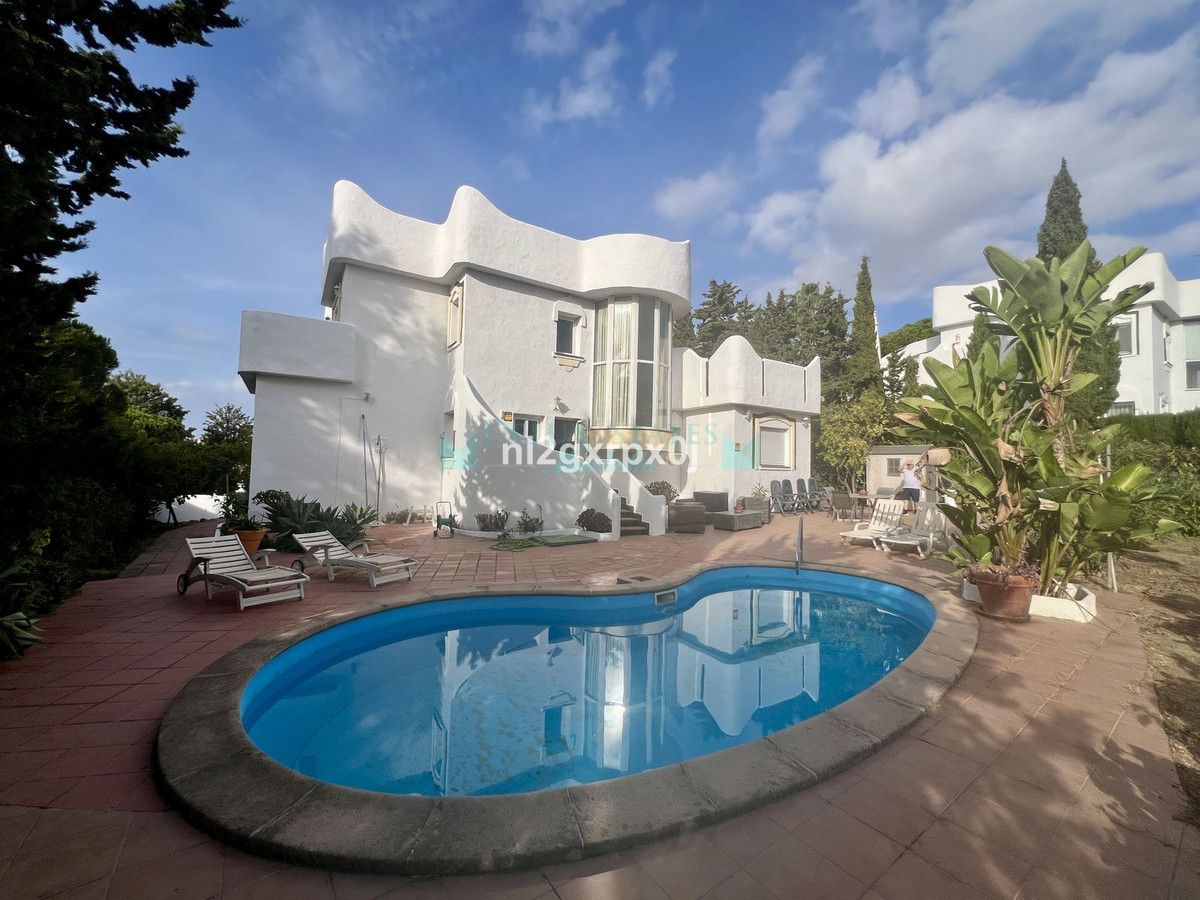Villa for sale in La Reserva de Marbella, Marbella East
