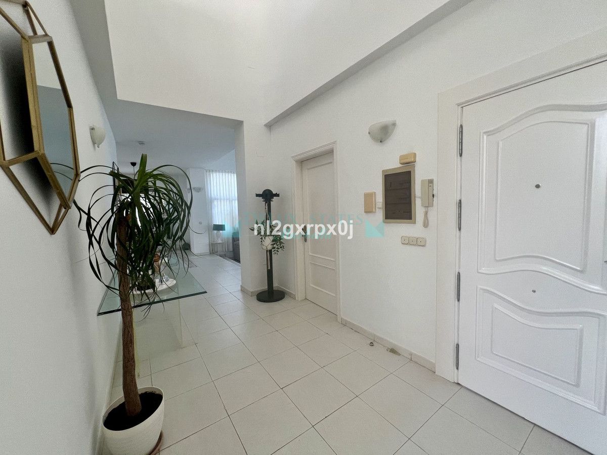 Villa for sale in La Reserva de Marbella, Marbella East