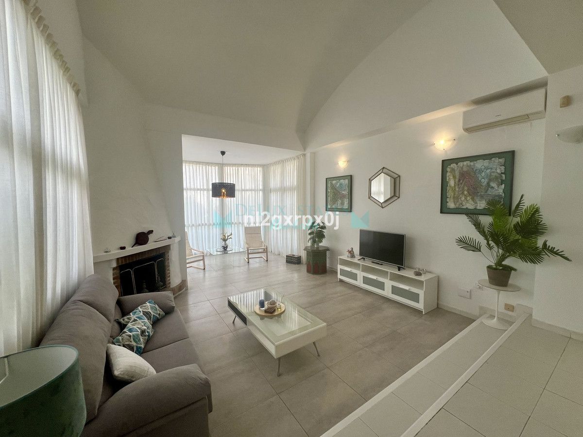 Villa for sale in La Reserva de Marbella, Marbella East