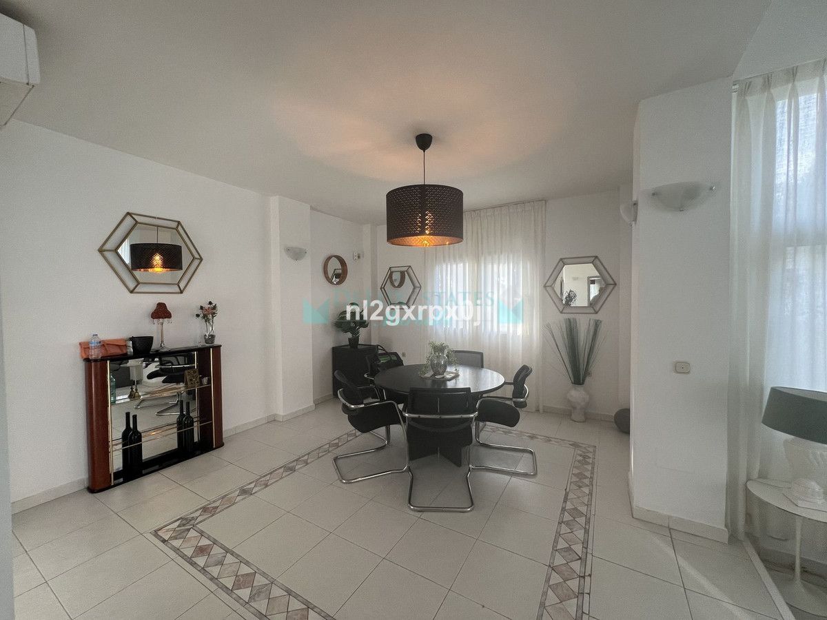 Villa for sale in La Reserva de Marbella, Marbella East