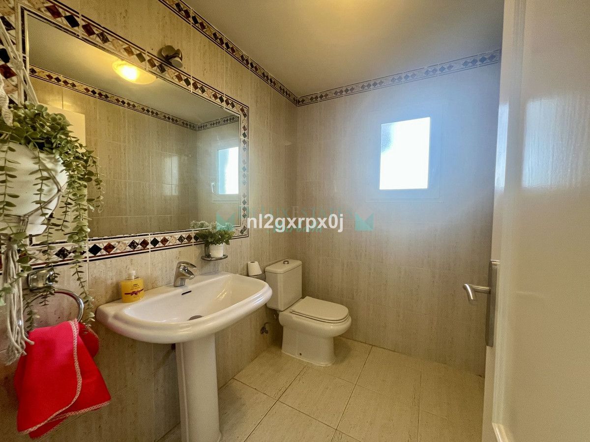 Villa for sale in La Reserva de Marbella, Marbella East