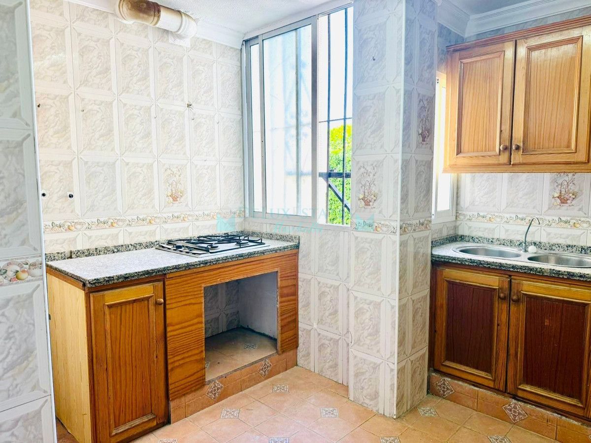 Apartment for sale in Estepona