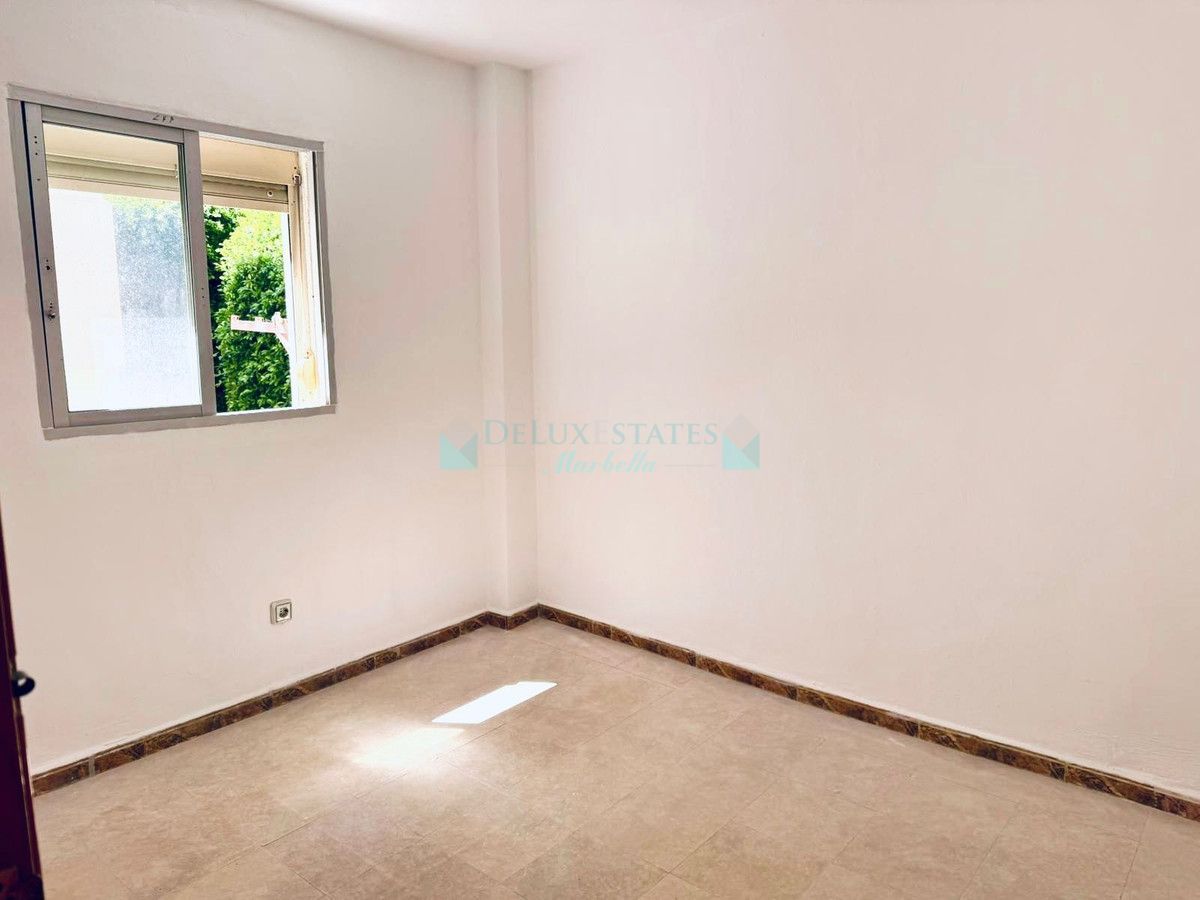 Apartment for sale in Estepona