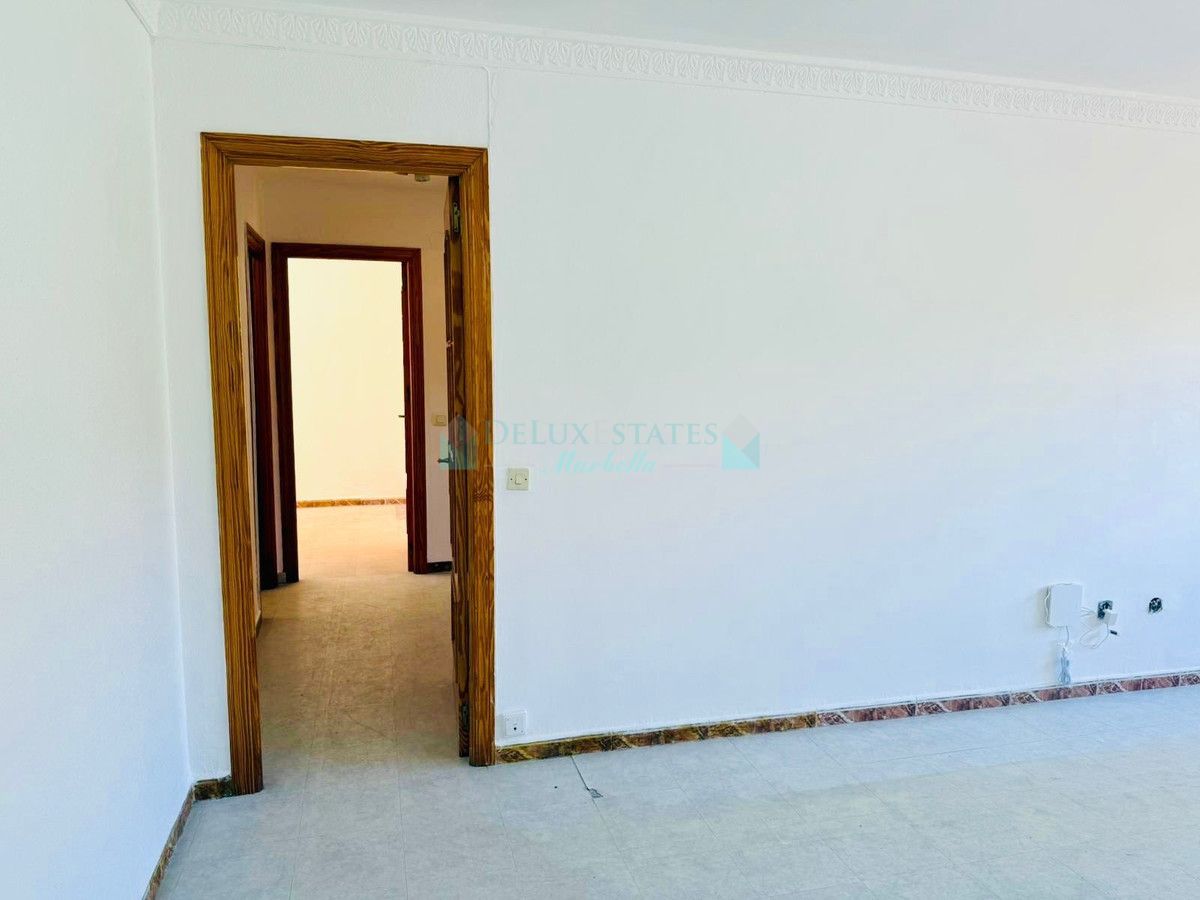 Apartment for sale in Estepona