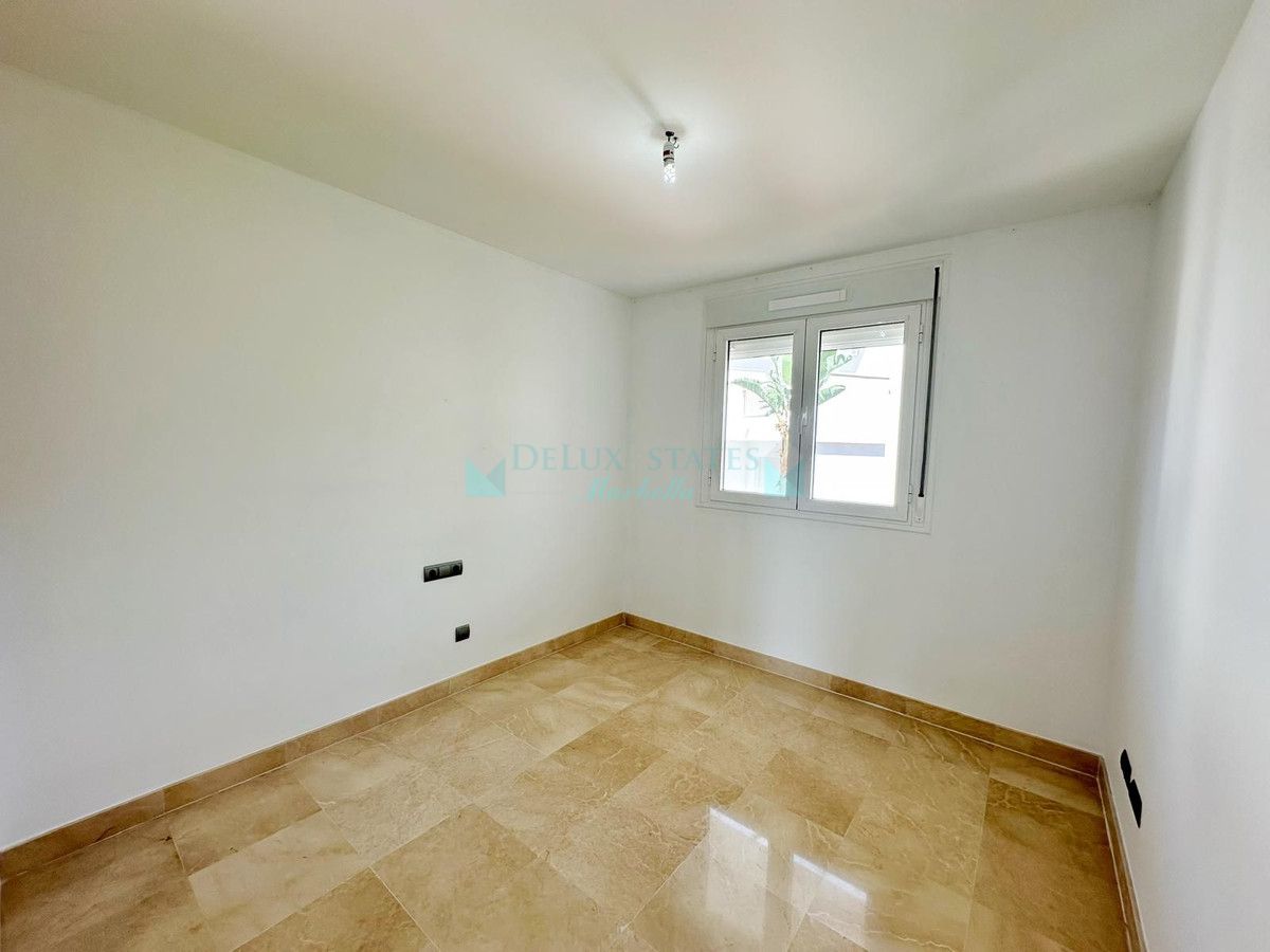 Apartment for sale in Los Arqueros, Benahavis