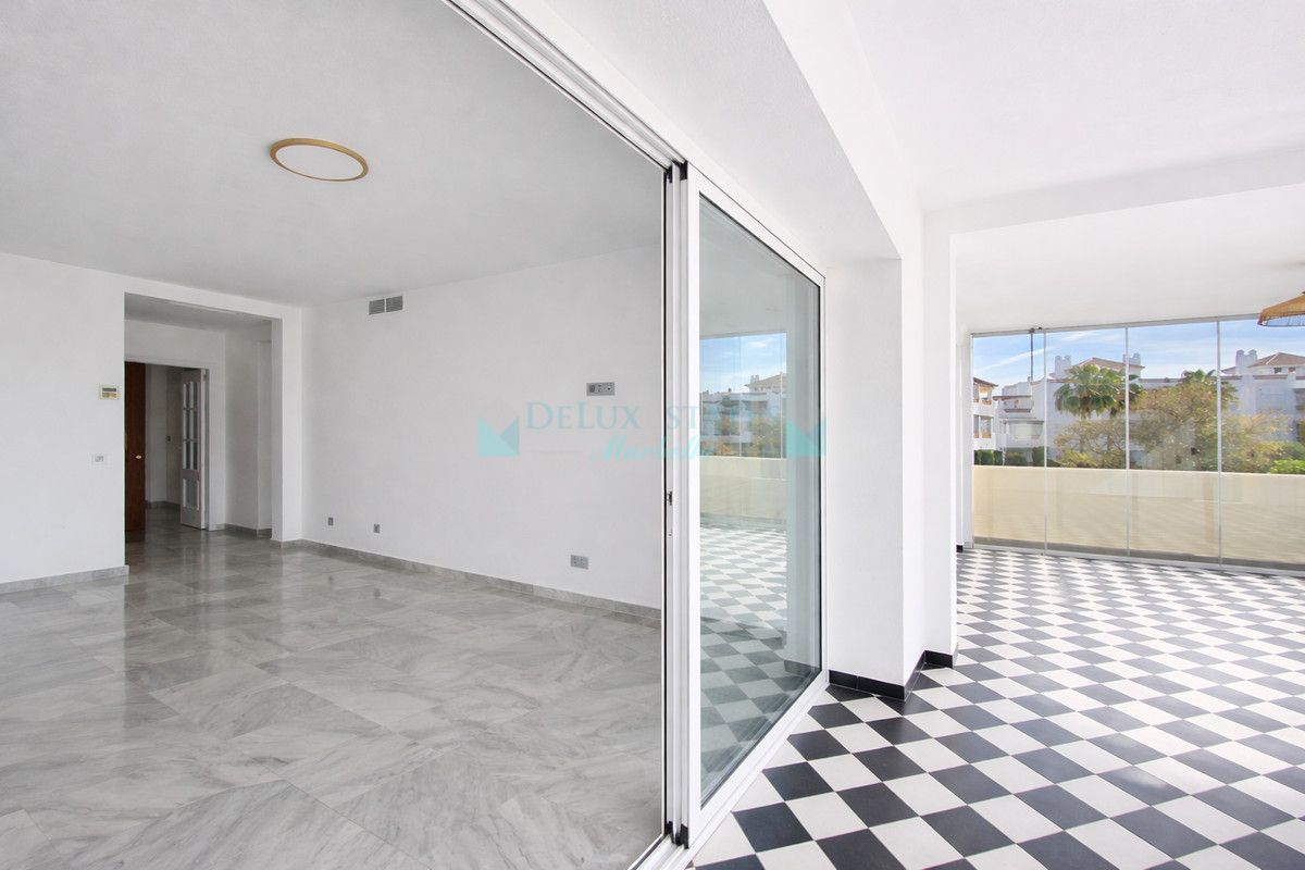 Apartamento en venta en Selwo, Estepona