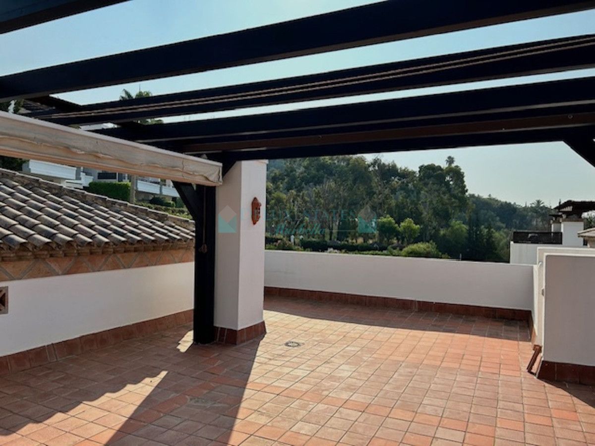 Penthouse for sale in Benahavis