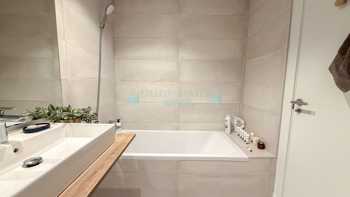 Apartamento en venta en Selwo, Estepona