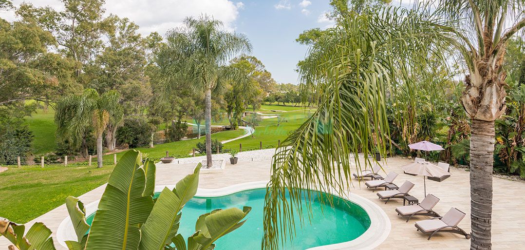 Villa for sale in Nueva Andalucia