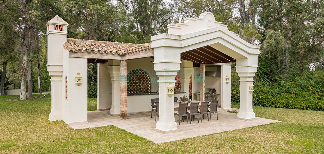 Villa for sale in Nueva Andalucia