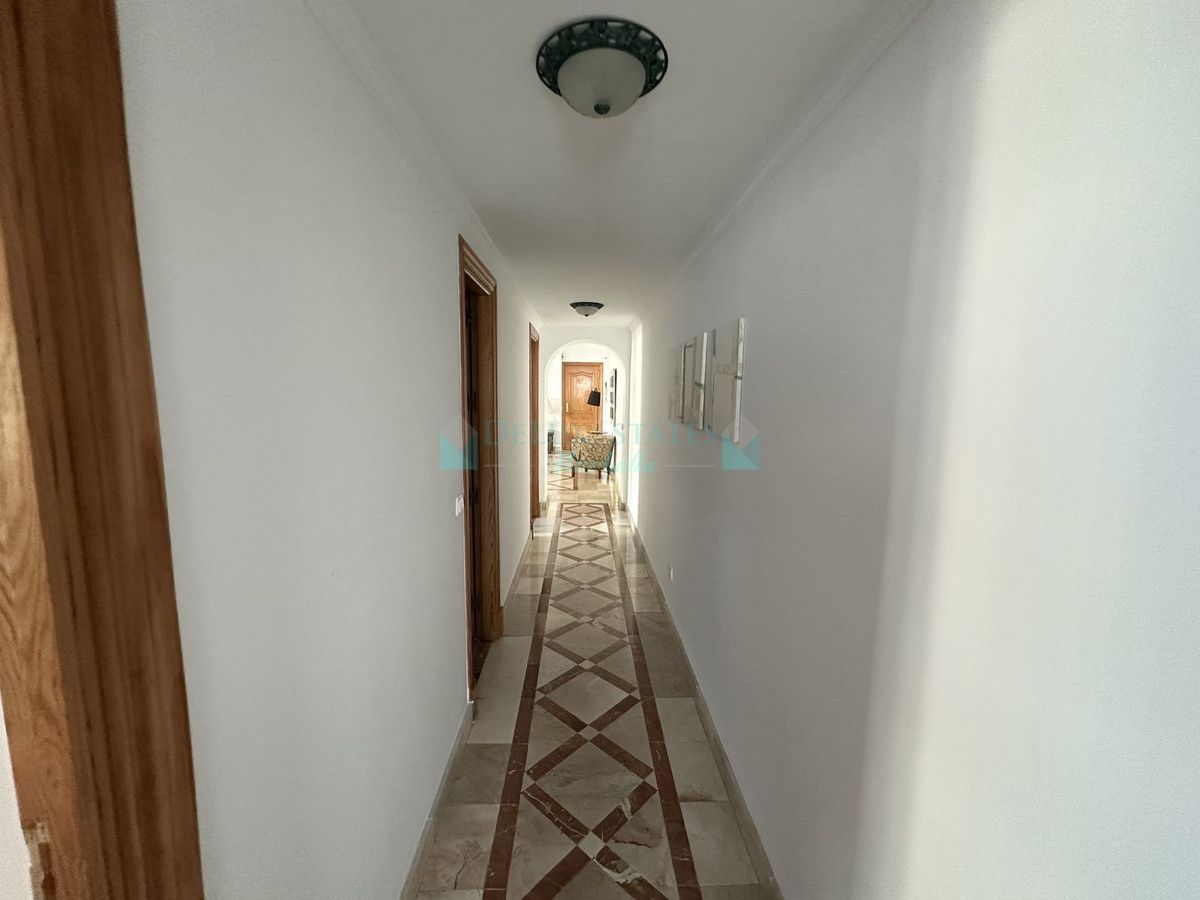 Apartment for rent in Nueva Andalucia
