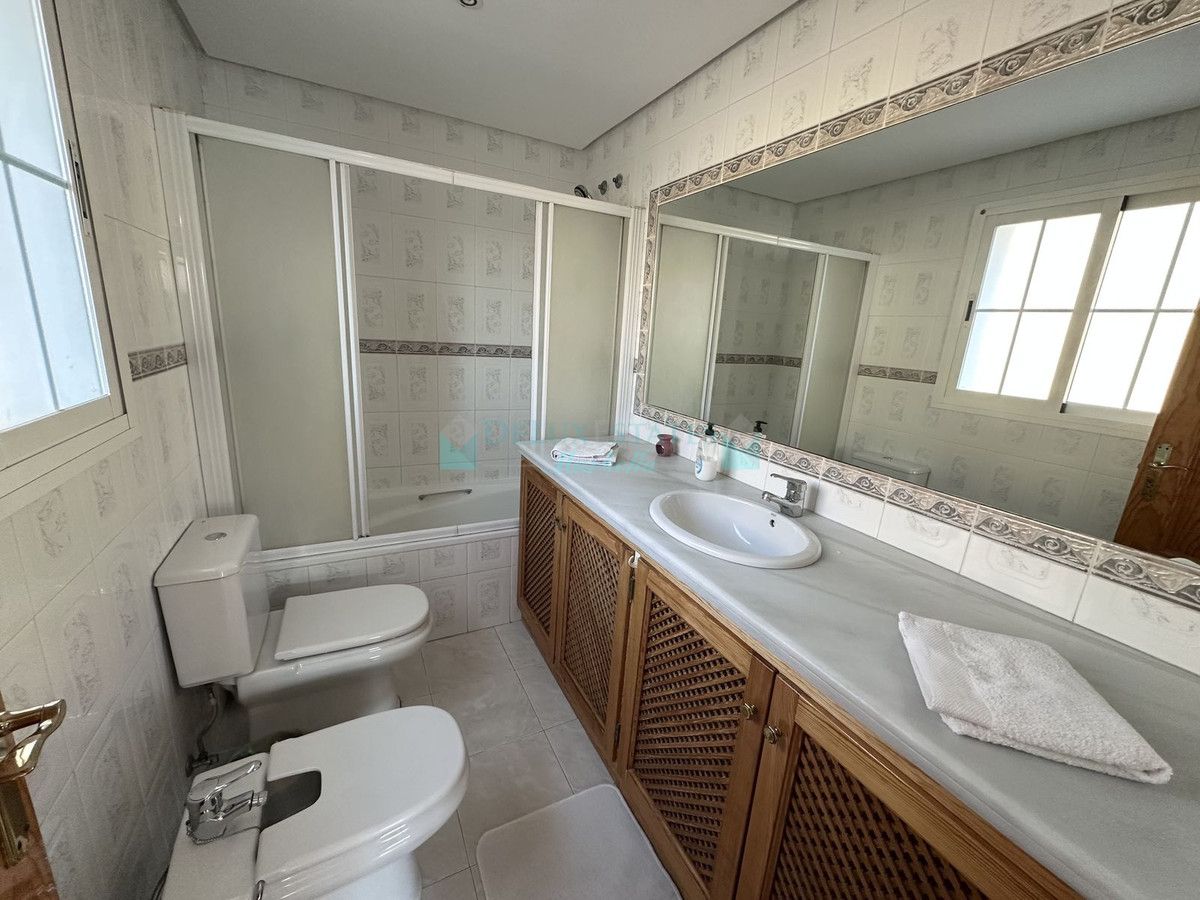 Apartment for rent in Nueva Andalucia