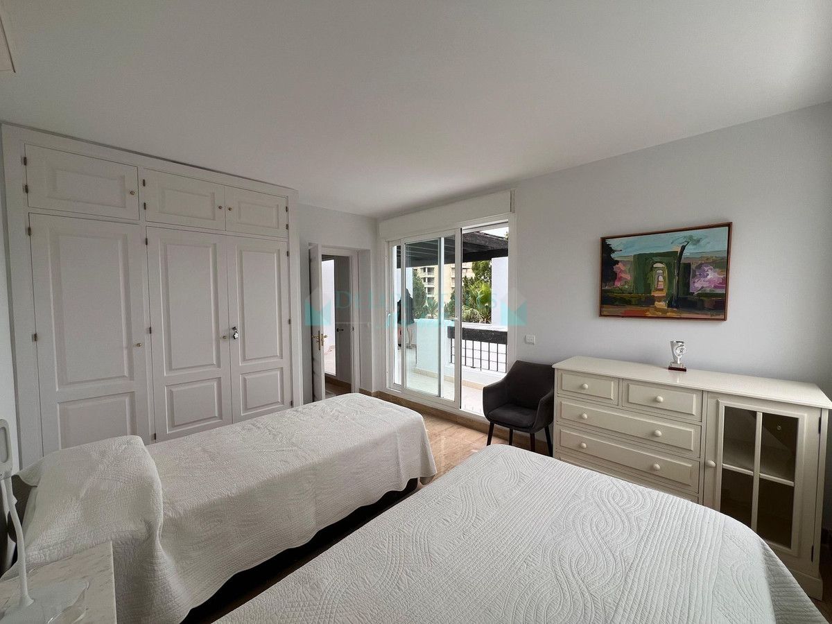 Apartment for sale in Rio Real, Marbella East