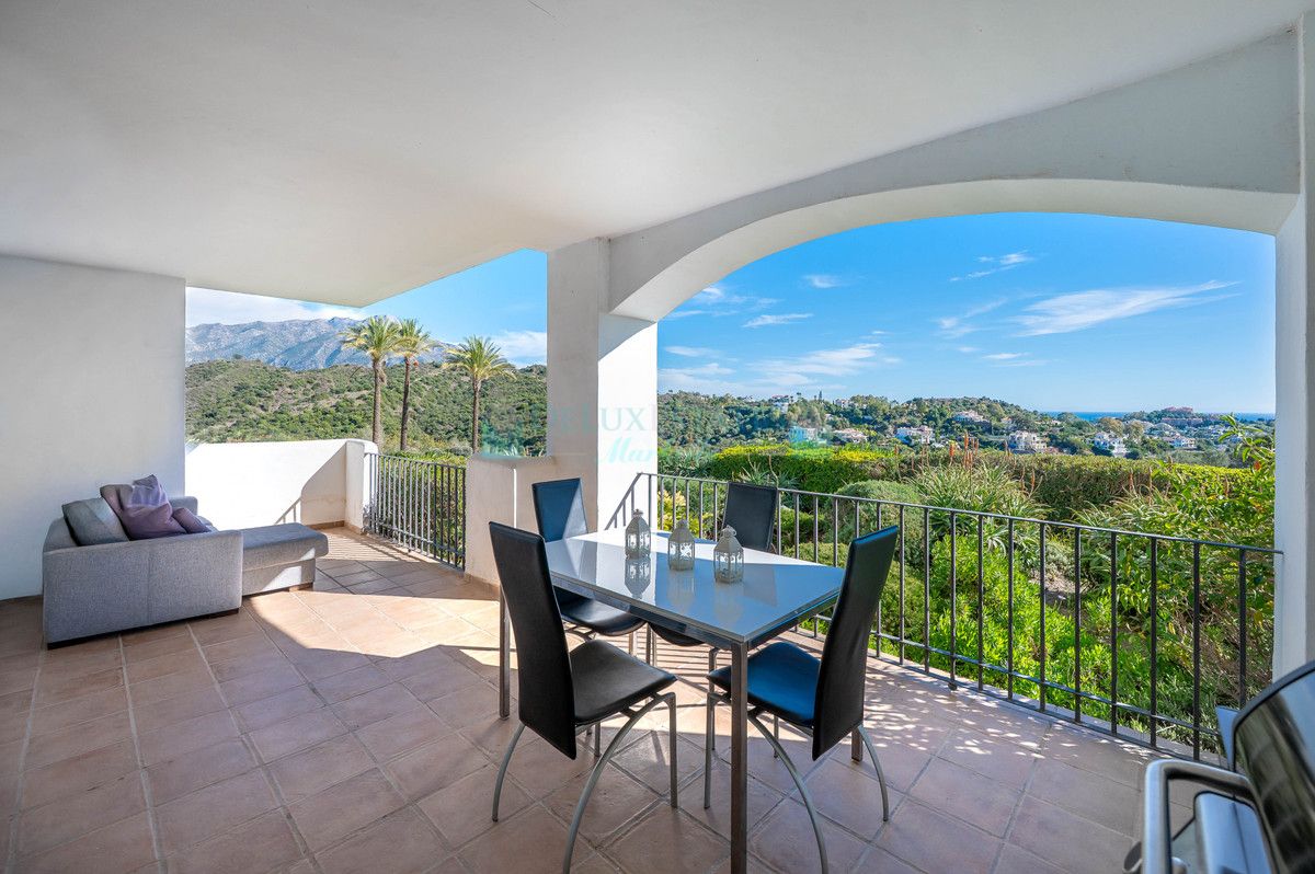 Ground Floor Apartment for sale in La Quinta, Benahavis