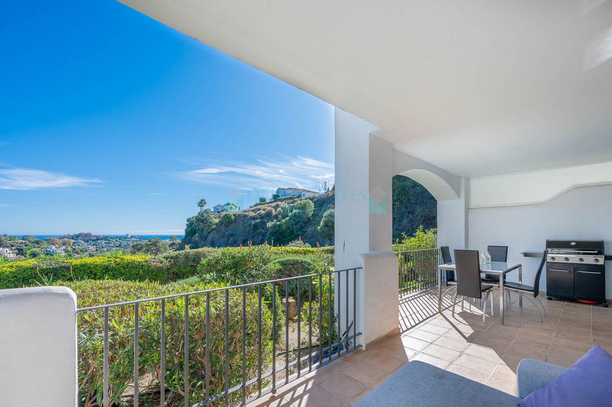 Ground Floor Apartment for sale in La Quinta, Benahavis