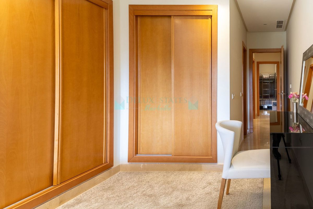 Ground Floor Apartment for sale in Marbella - Puerto Banus