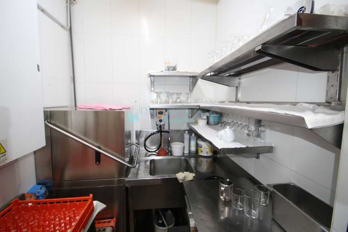Restaurant for sale in El Paraiso, Estepona