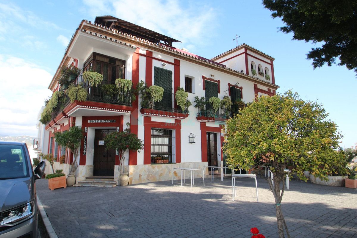 Restaurant for sale in El Paraiso, Estepona