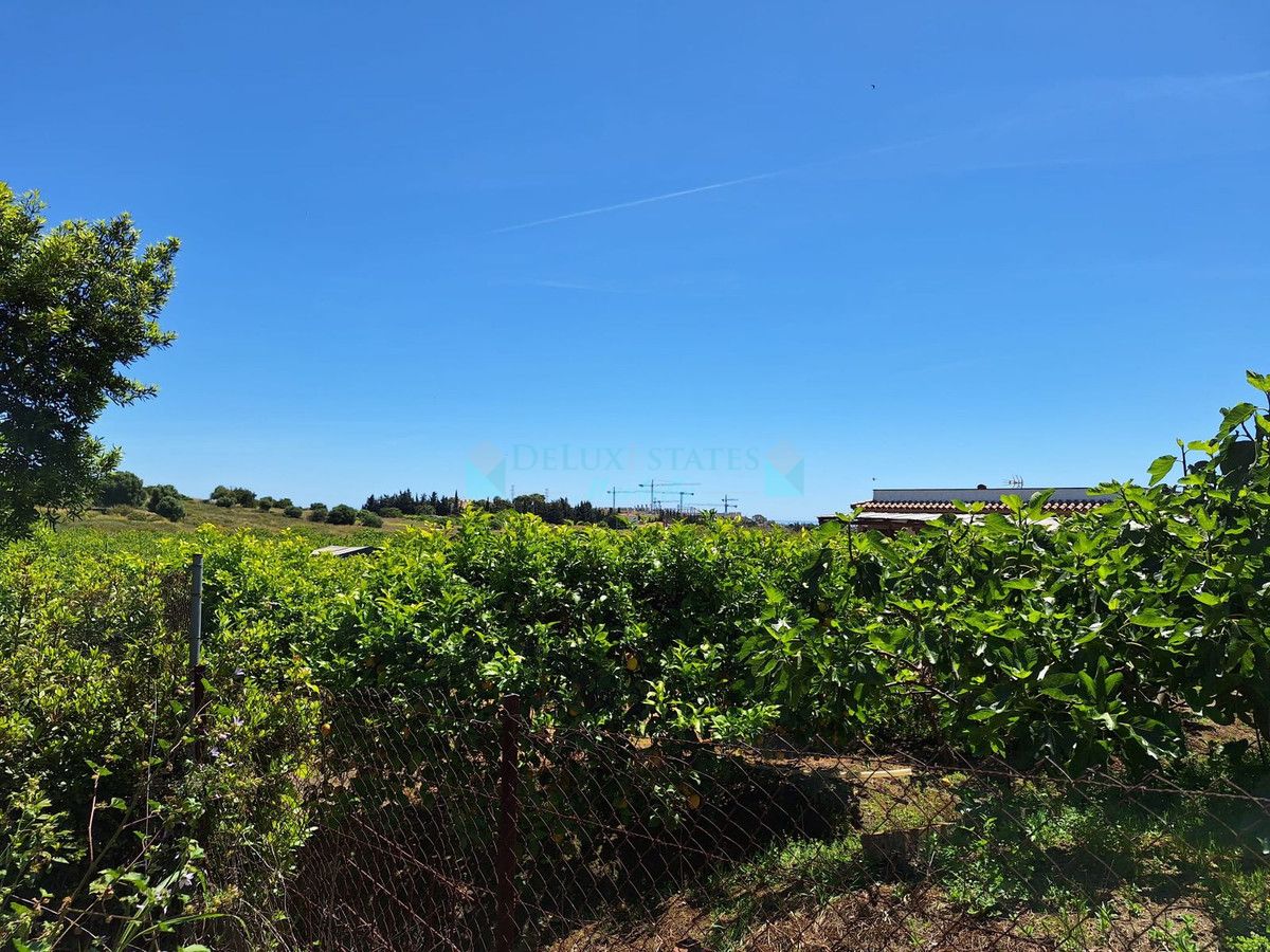 Finca for sale in Estepona