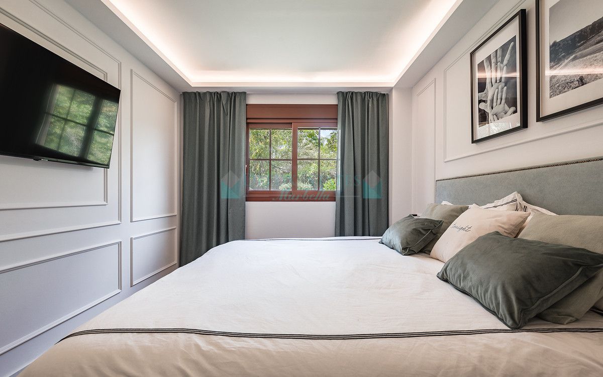 Ground Floor Apartment for sale in Benahavis