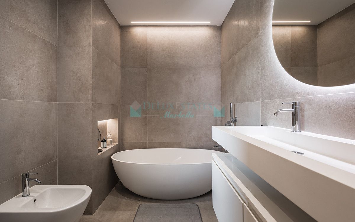 Ground Floor Apartment for sale in Benahavis