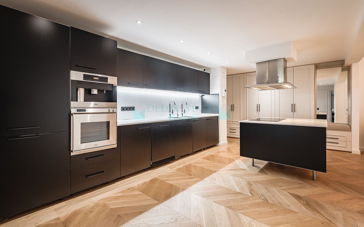 Ground Floor Apartment for sale in Benahavis