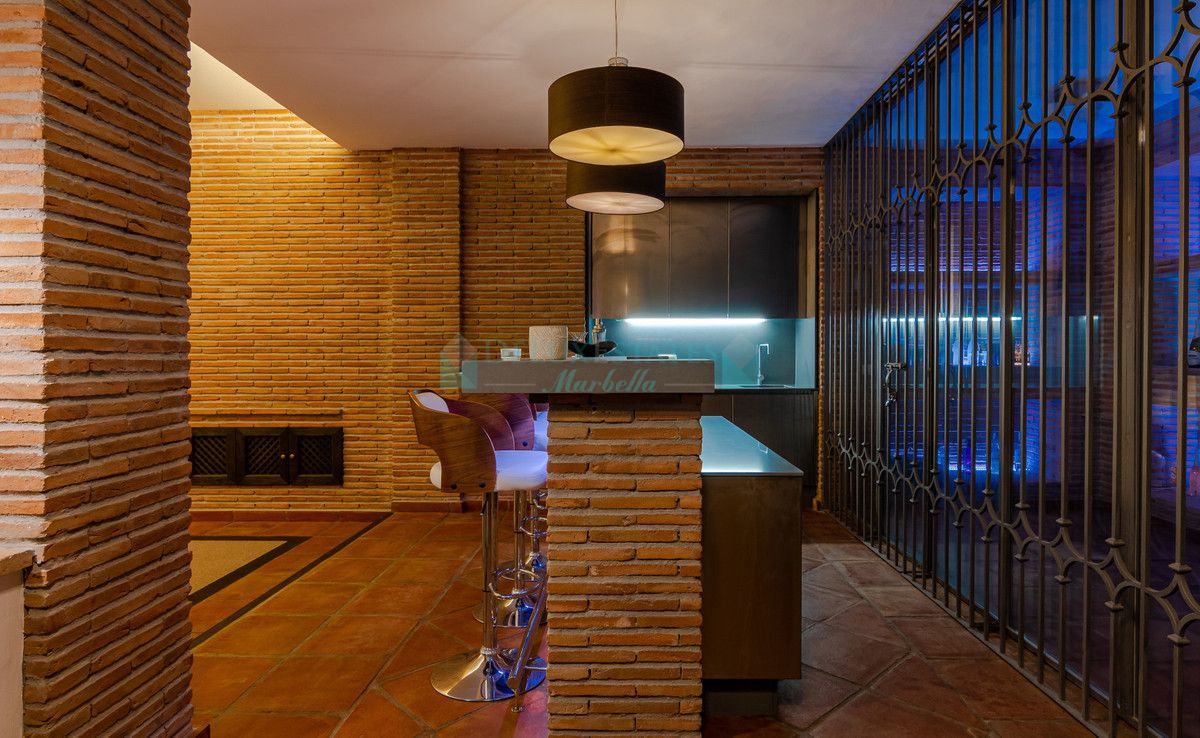 Villa for rent in Benahavis