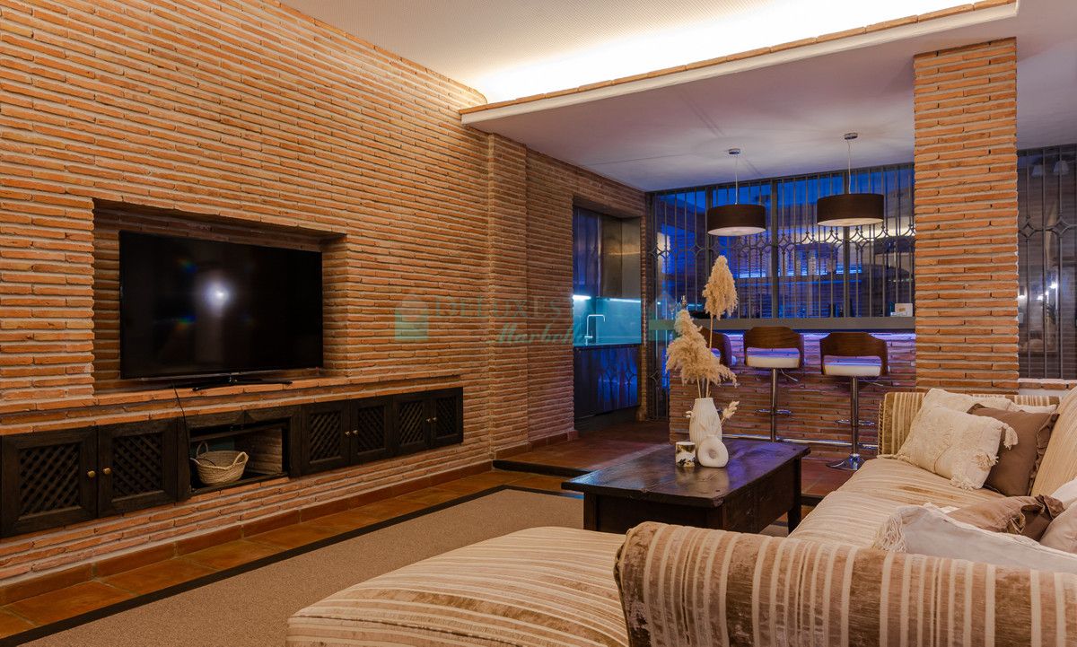 Villa for rent in Benahavis