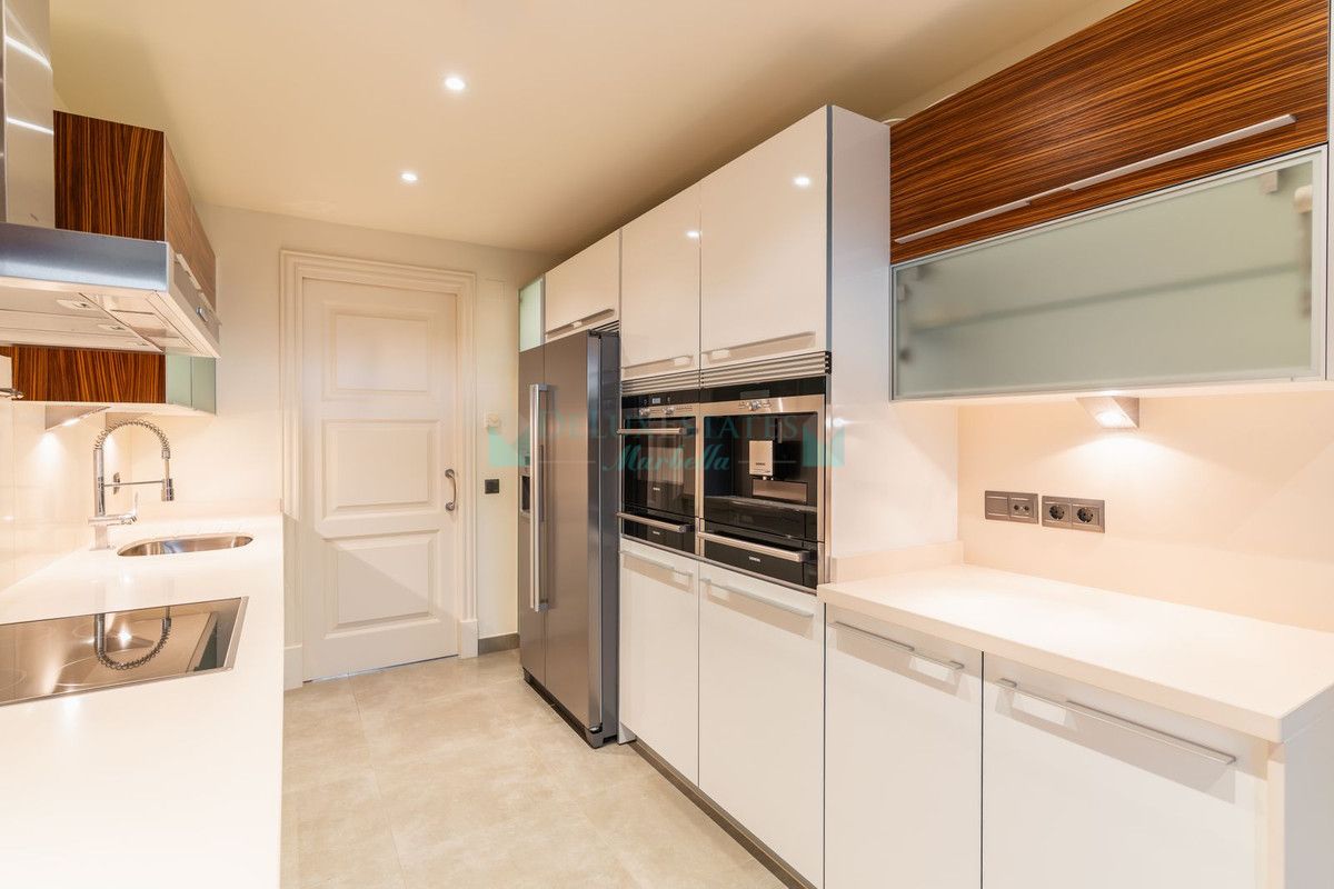 Ground Floor Apartment for sale in Estepona