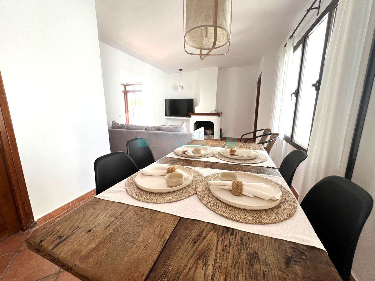 Penthouse for sale in El Paraiso, Estepona