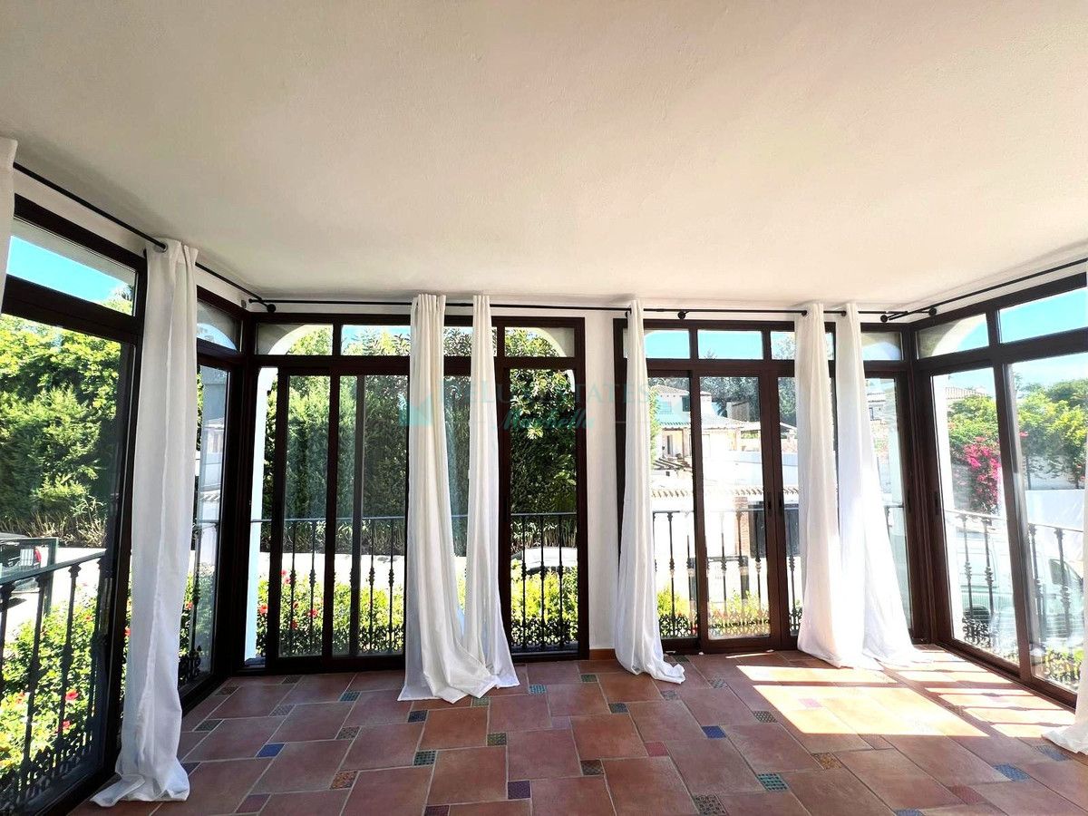 Penthouse for sale in El Paraiso, Estepona