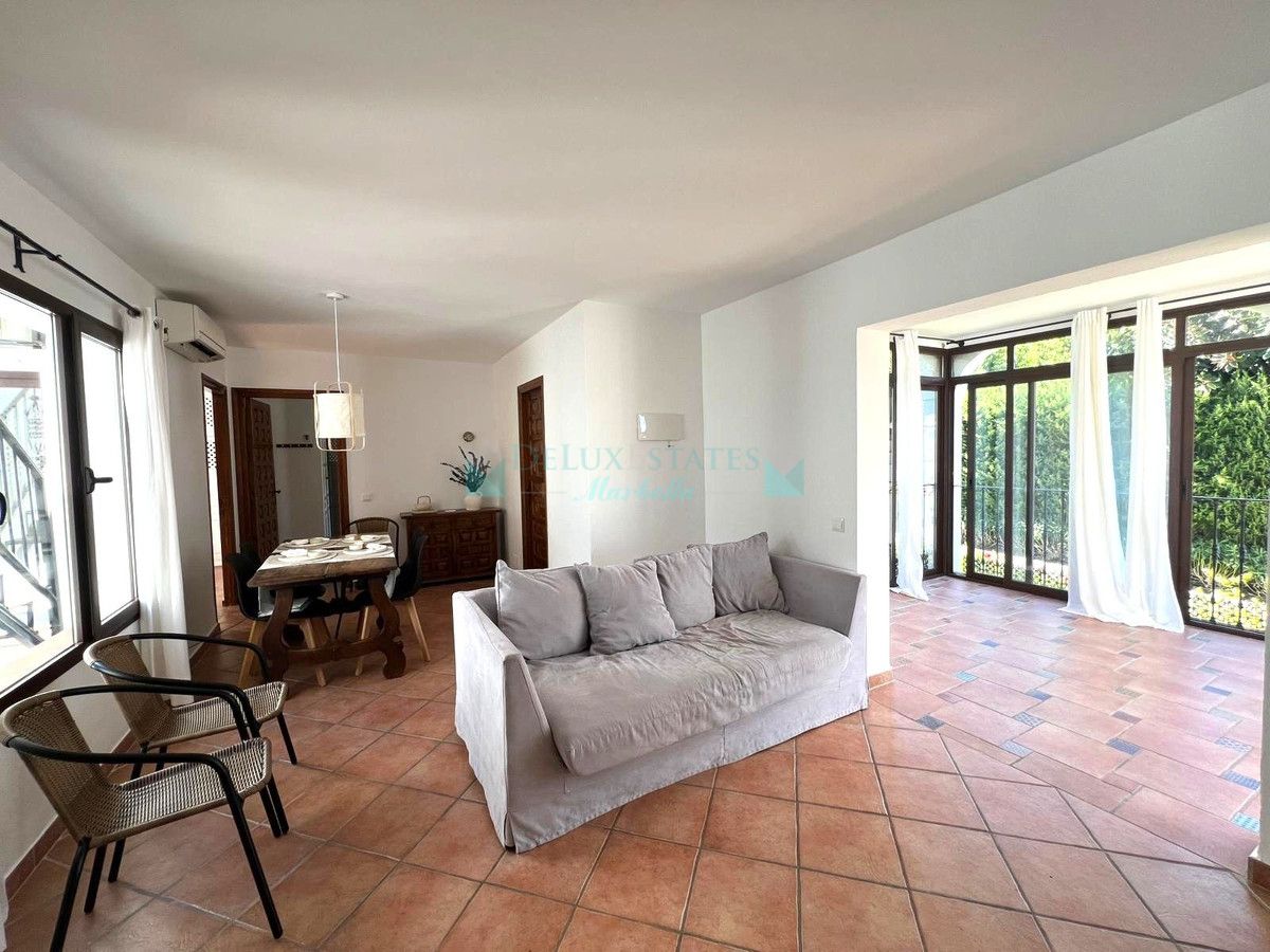 Penthouse for sale in El Paraiso, Estepona