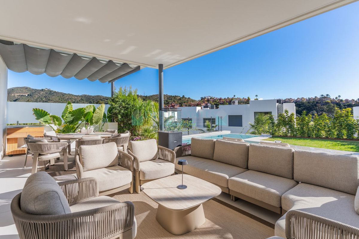 Semi Detached Villa for sale in Santa Clara, Marbella East