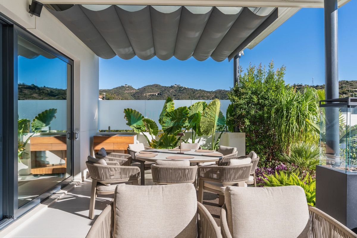 Semi Detached Villa for sale in Santa Clara, Marbella East