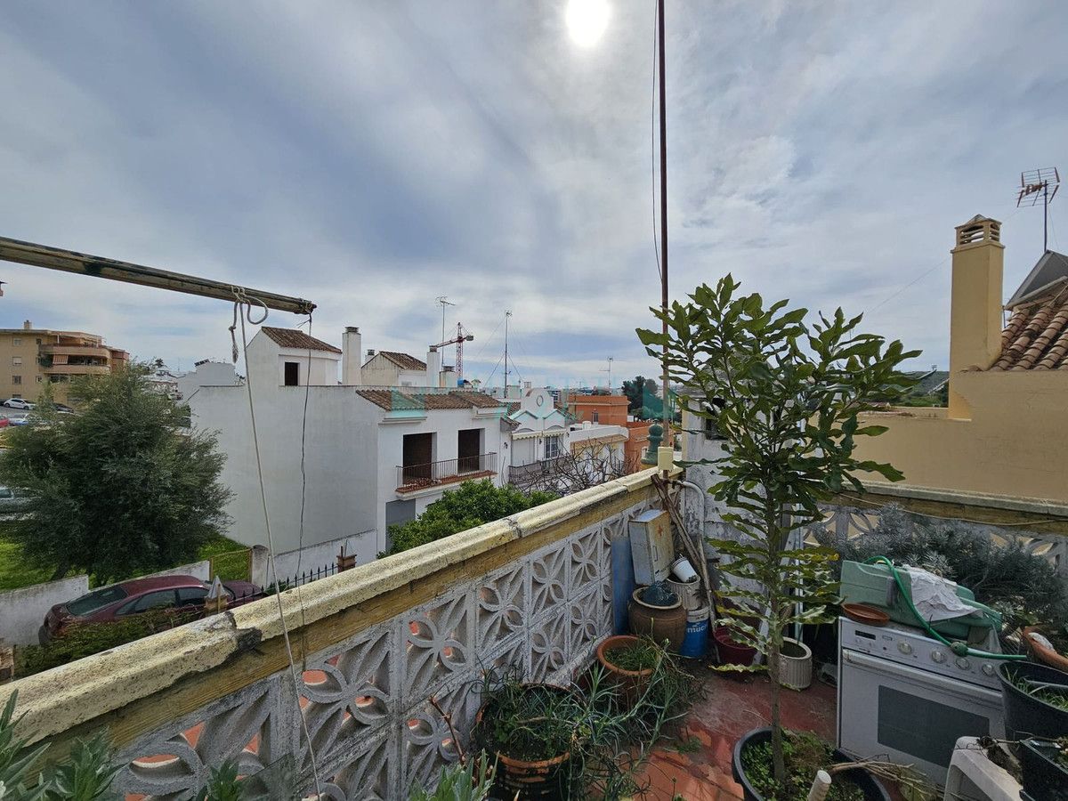 Villa Pareada en venta en Estepona