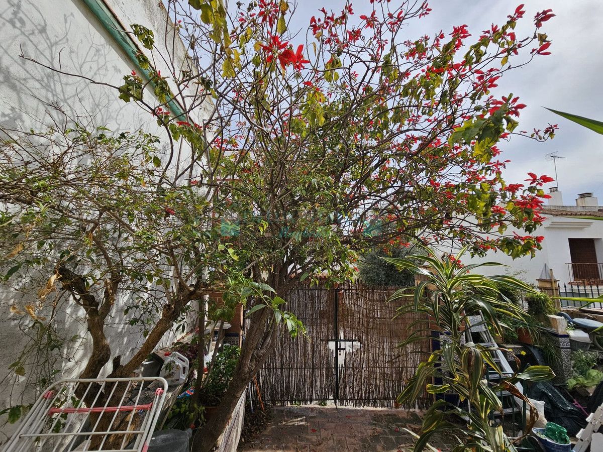 Villa Pareada en venta en Estepona